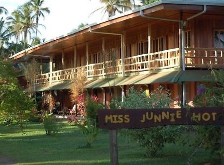 Miss Junies Lodge トルトゥゲーロ エクステリア 写真