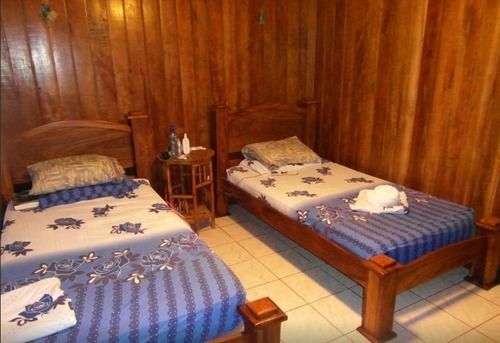 Miss Junies Lodge トルトゥゲーロ エクステリア 写真